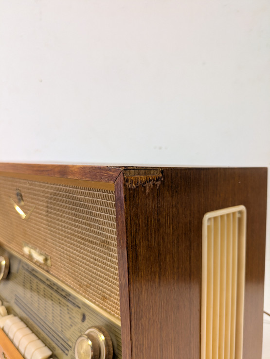 Vintage radio