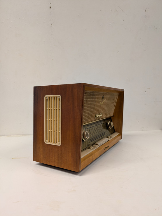 Vintage radio