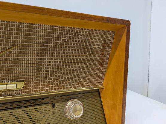 Vintage radio