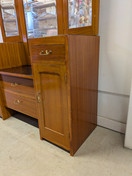 Vanha kunnostettu peilipiironki 