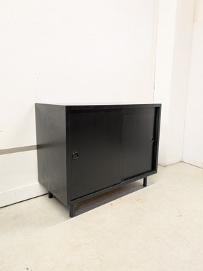 Retro liukuovikaappi nro 1