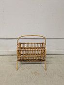 Upea vintage rottinkinen lehtiteline