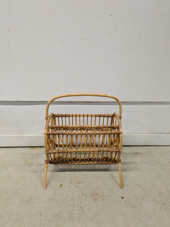 Upea vintage rottinkinen lehtiteline