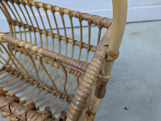 Upea vintage rottinkinen lehtiteline