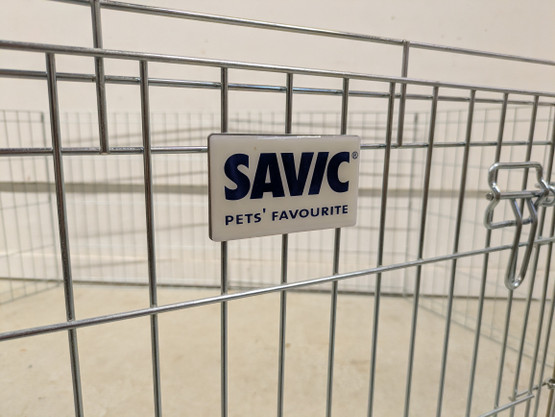 Koiran metallinen aitaus