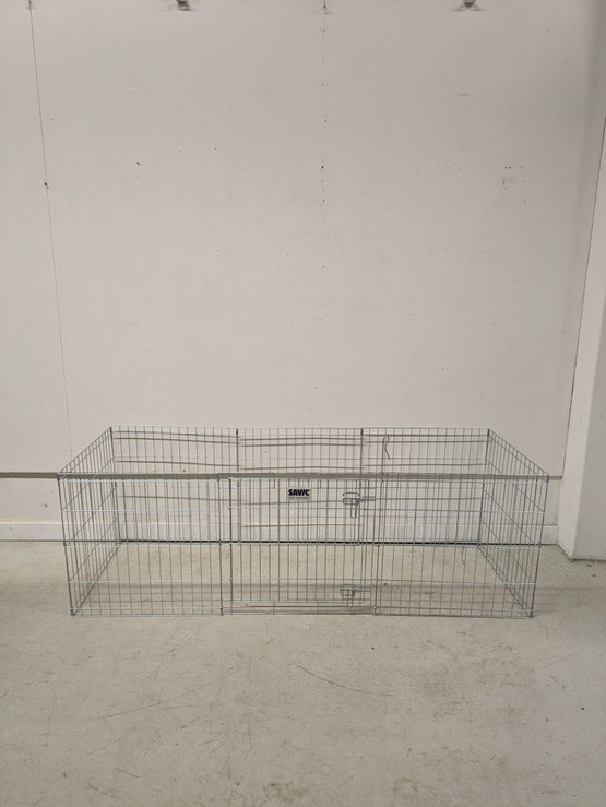 Koiran metallinen aitaus