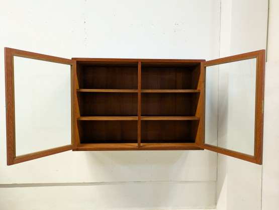 Teak vitriini 60-luku