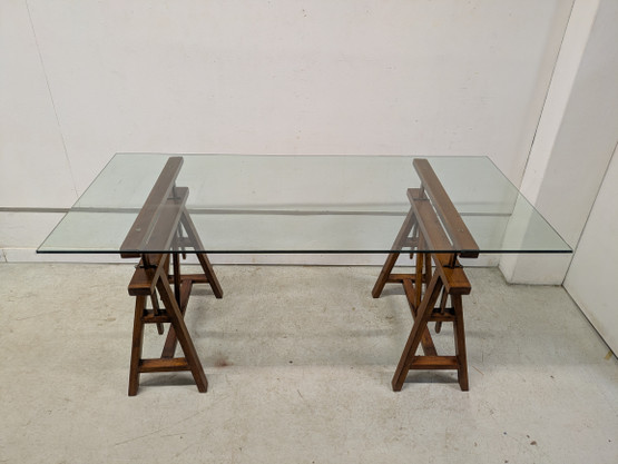 Trestle kirjoituspöytä, korkeussäädettävä