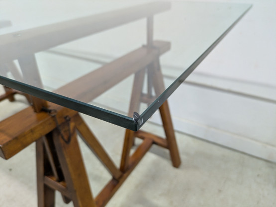 Trestle kirjoituspöytä, korkeussäädettävä