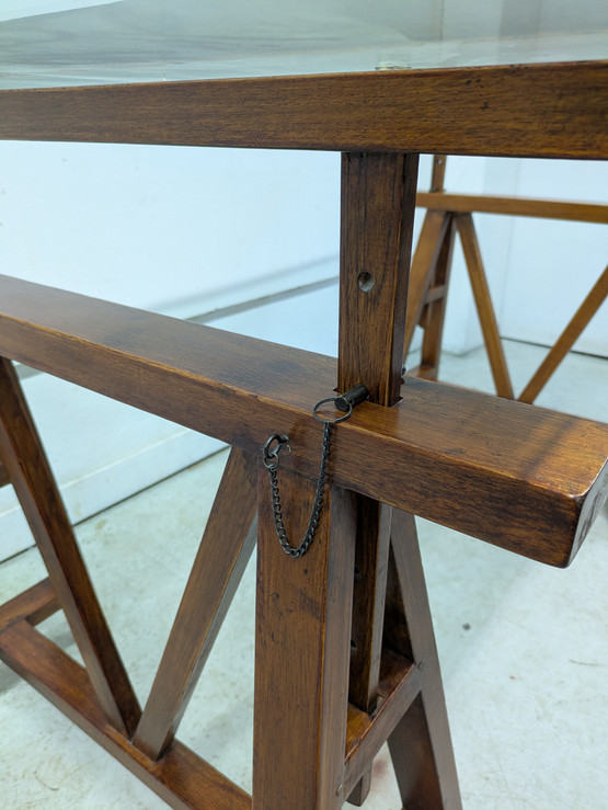 Trestle kirjoituspöytä, korkeussäädettävä