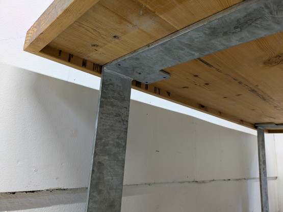 Upea industrial tyylinen ruokapöytä 