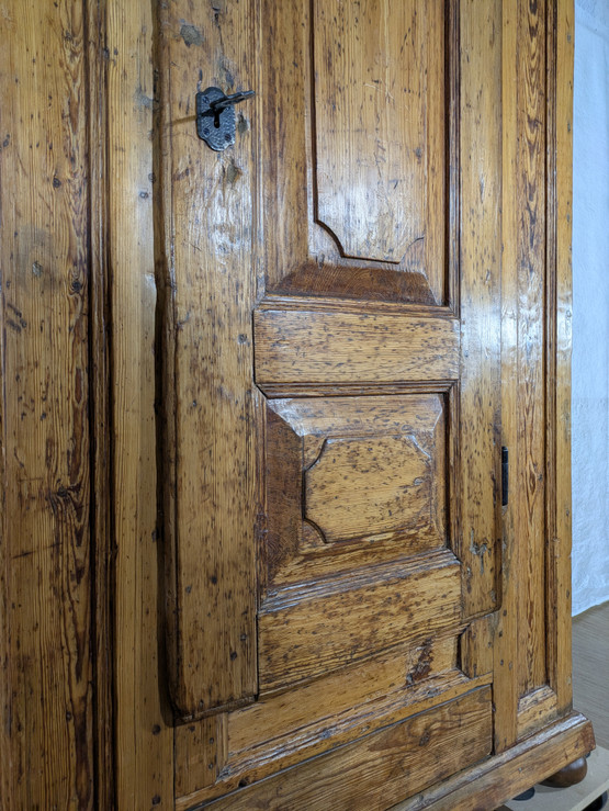 Vaatekaappi 1700-luku