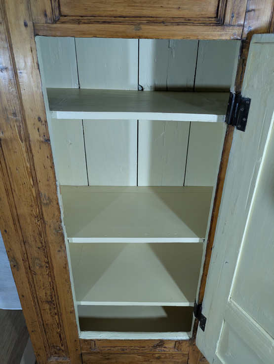 Vaatekaappi 1700-luku