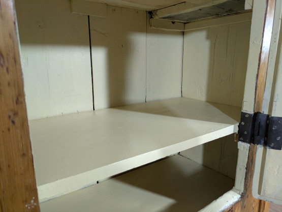 Vaatekaappi 1700-luku