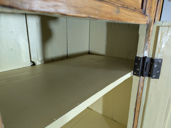 Vaatekaappi 1700-luku