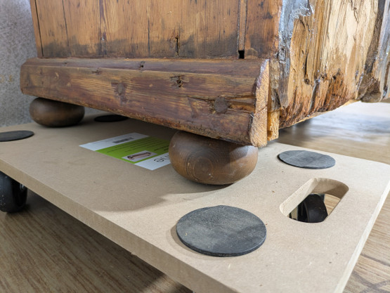 Vaatekaappi 1700-luku