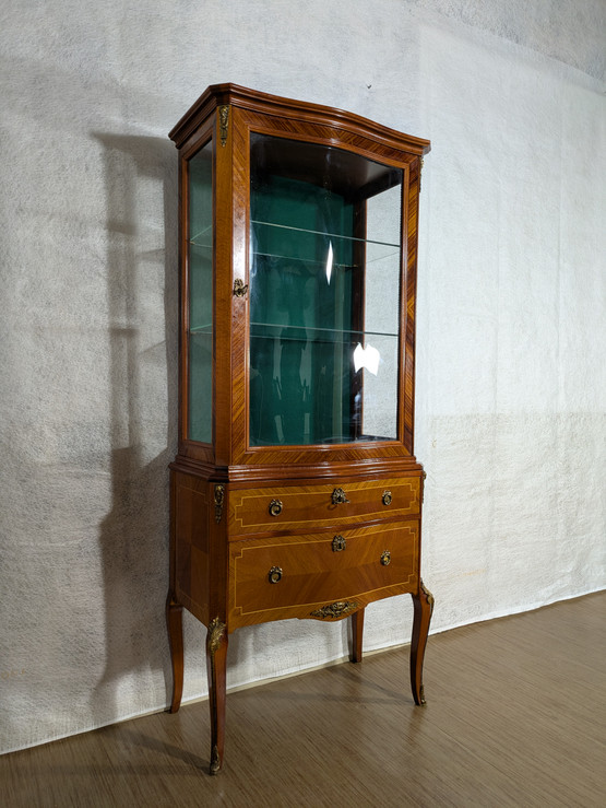 Kaunis Rokokoo vitriinikaappi 