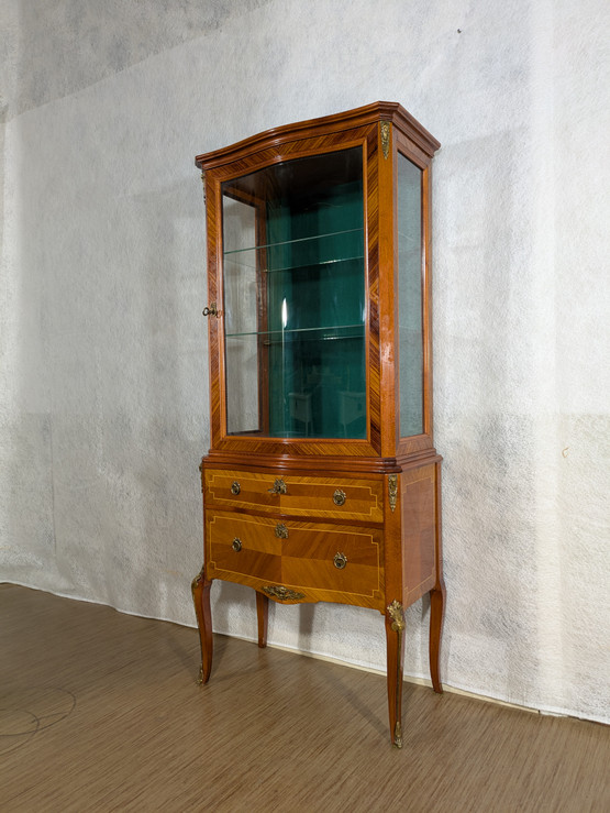 Kaunis Rokokoo vitriinikaappi 