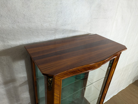 Kaunis Rokokoo vitriinikaappi 