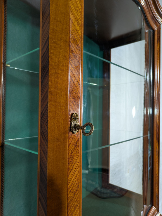 Kaunis Rokokoo vitriinikaappi 