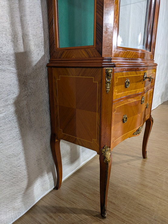 Kaunis Rokokoo vitriinikaappi 