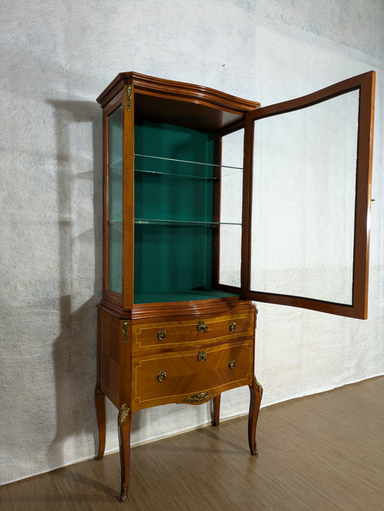 Kaunis Rokokoo vitriinikaappi 