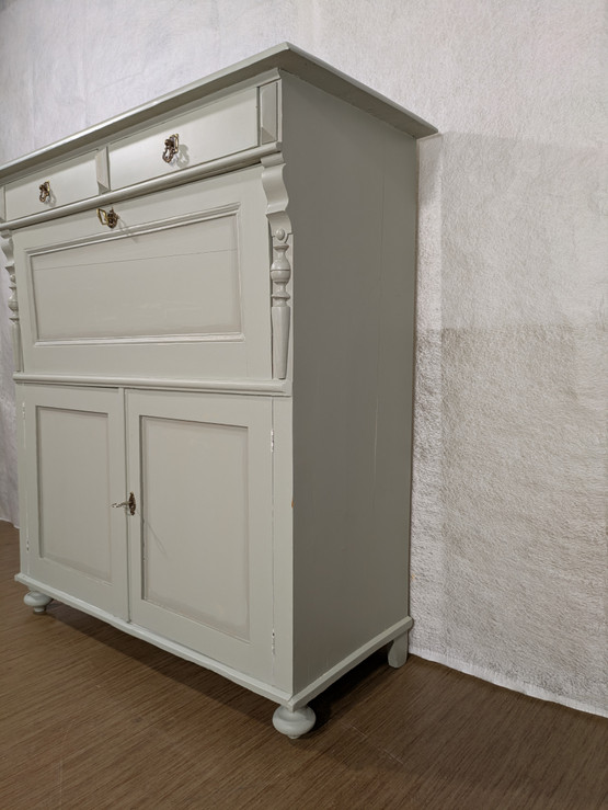 Vanha entisöity klaffilipasto 