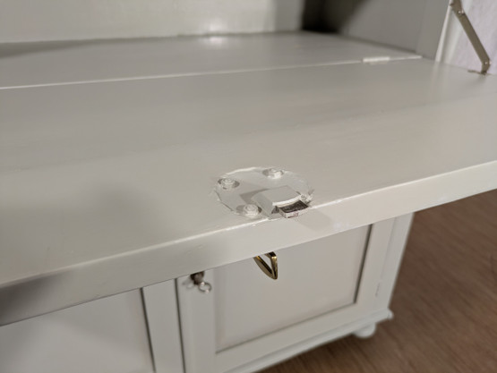 Vanha entisöity klaffilipasto 