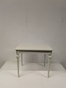 Kustavilainen sivupöytä 