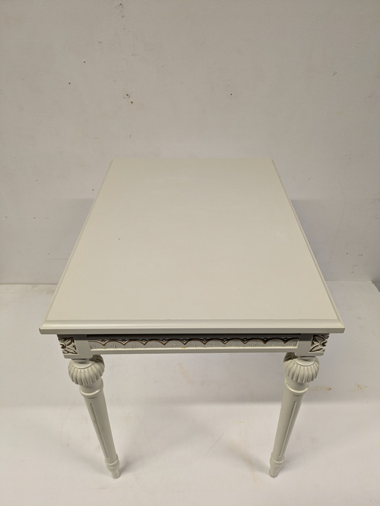 Kustavilainen sivupöytä 