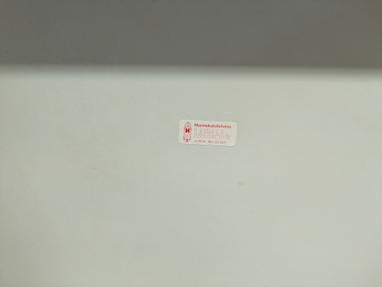 Kustavilainen sivupöytä 