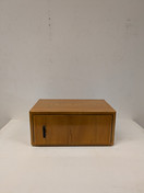 Vintage levysoitinkaappi