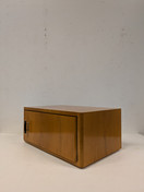 Vintage levysoitinkaappi