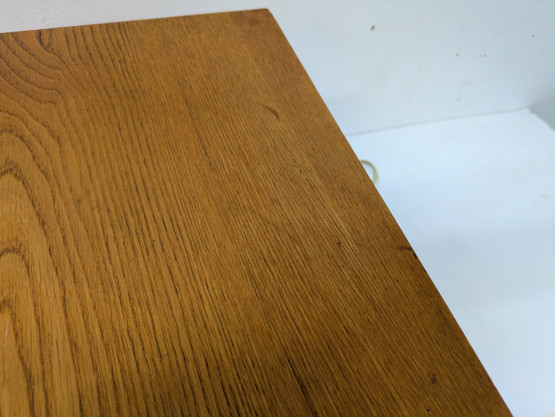 Vintage levysoitinkaappi