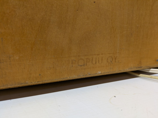 Vintage levysoitinkaappi