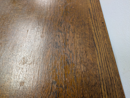 Vanha tamminen pöytä 