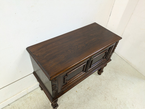 Vanha kaappi 40-luku