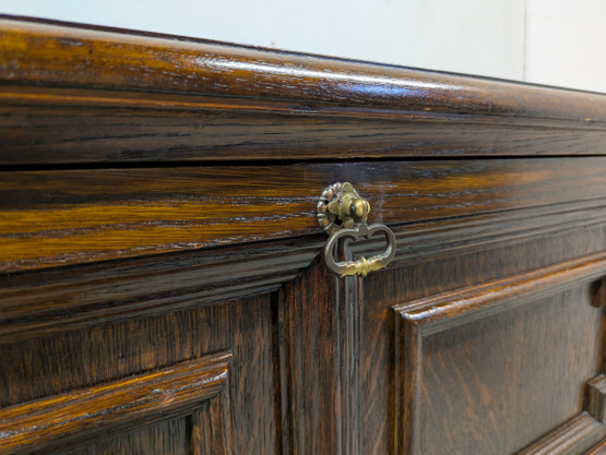 Vanha kaappi 40-luku