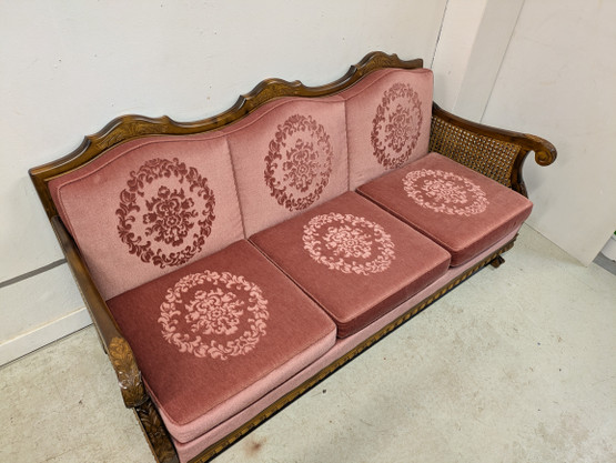 Upea Chippendale rottinki sohva