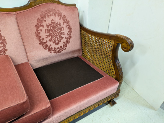 Upea Chippendale rottinki sohva