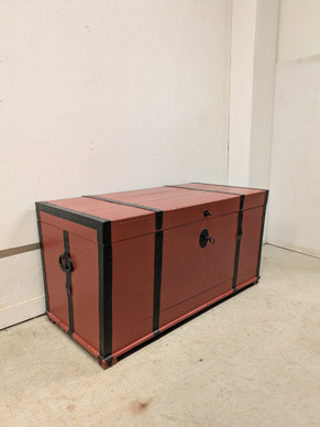 Suuri antiikki arkku 