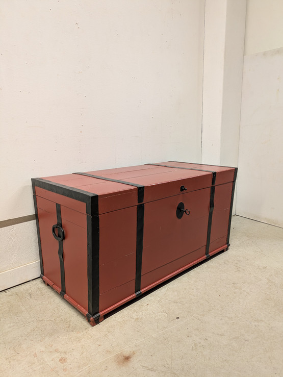 Suuri antiikki arkku 