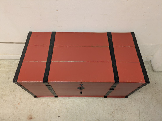 Suuri antiikki arkku 