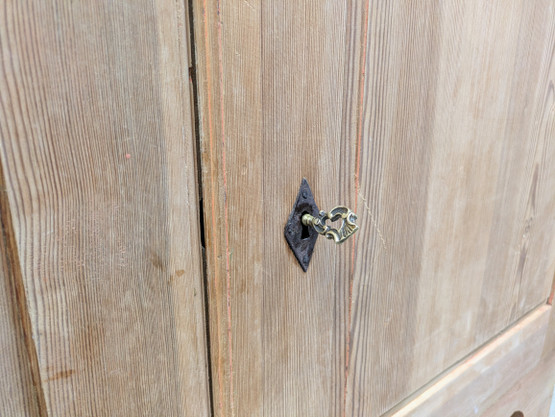 Antiikki kaappi 1800-luku