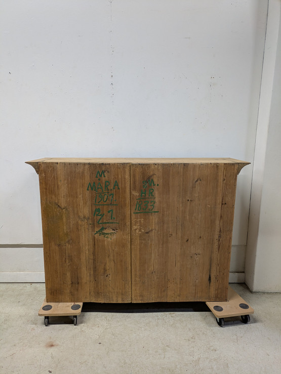 Antiikki kaappi 1800-luku