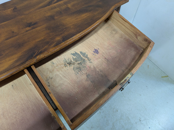 Vanha kaappi / senkki