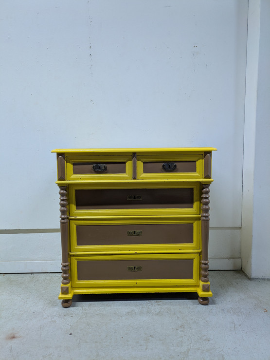 Vanha antiikki lipasto 