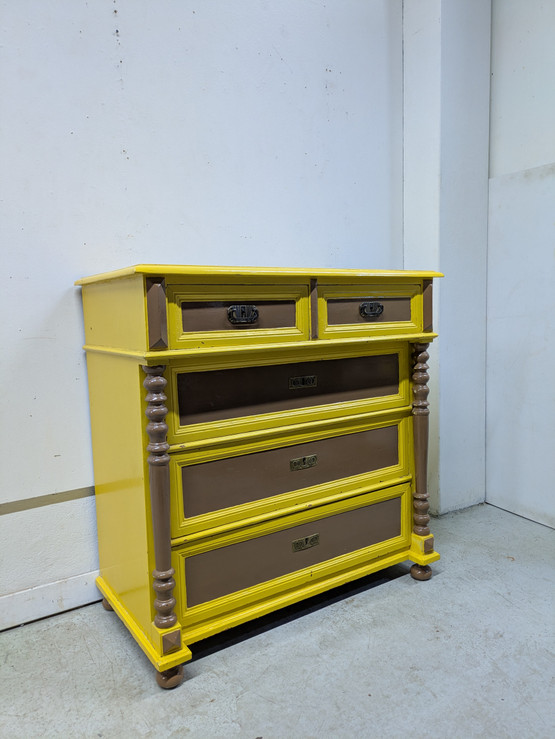 Vanha antiikki lipasto 