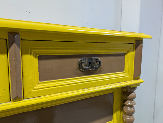 Vanha antiikki lipasto 