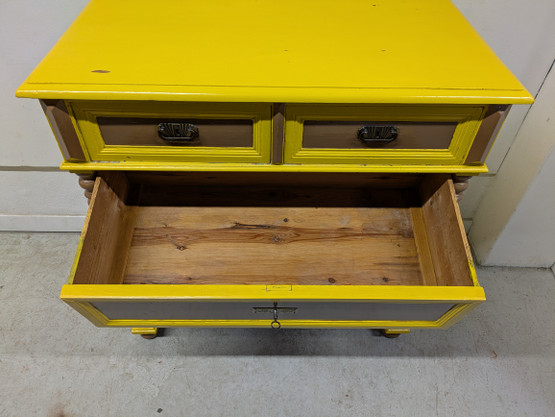 Vanha antiikki lipasto 